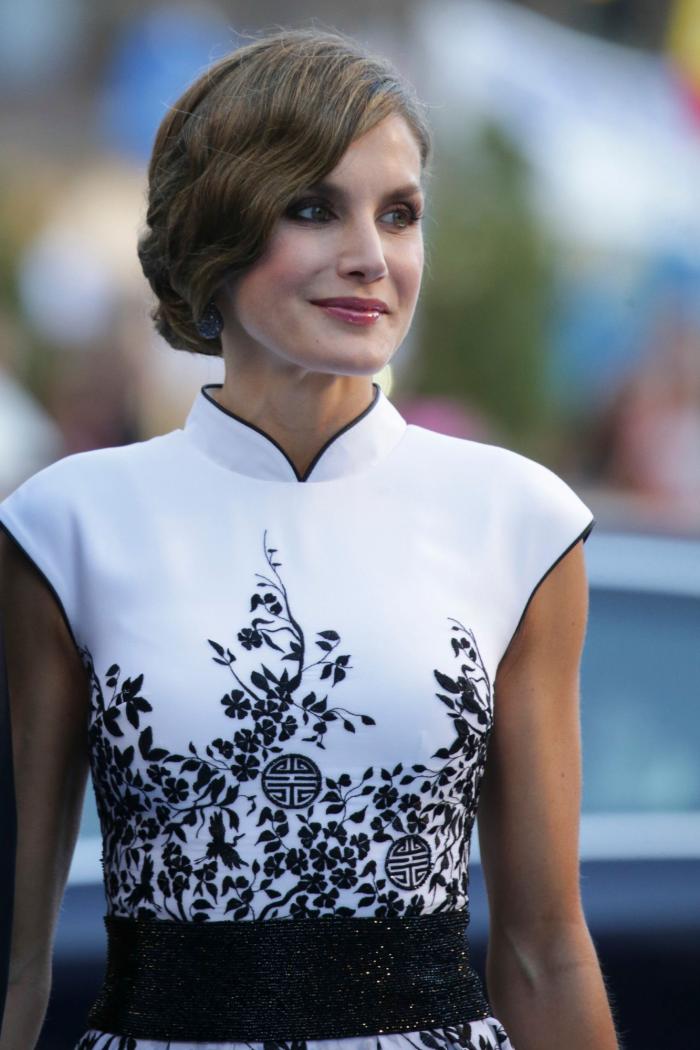Vestido de Letizia en los Premios Príncipe de Asturias 2012 y repaso a sus 'looks' en las ediciones anteriores (FOTOS)