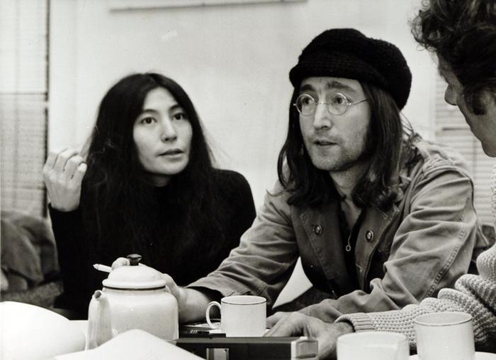 Yoko Ono no tuvo la culpa de la separación de los Beatles... ni de estas 25 cosas (TUITS)
