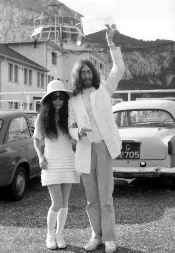 Yoko Ono no tuvo la culpa de la separación de los Beatles... ni de estas 25 cosas (TUITS)