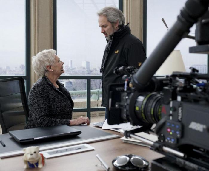 Alfombra roja de Skyfall: Penélope Cruz acompaña a Bardem en el estreno de la nueva película de James Bond (FOTOS)