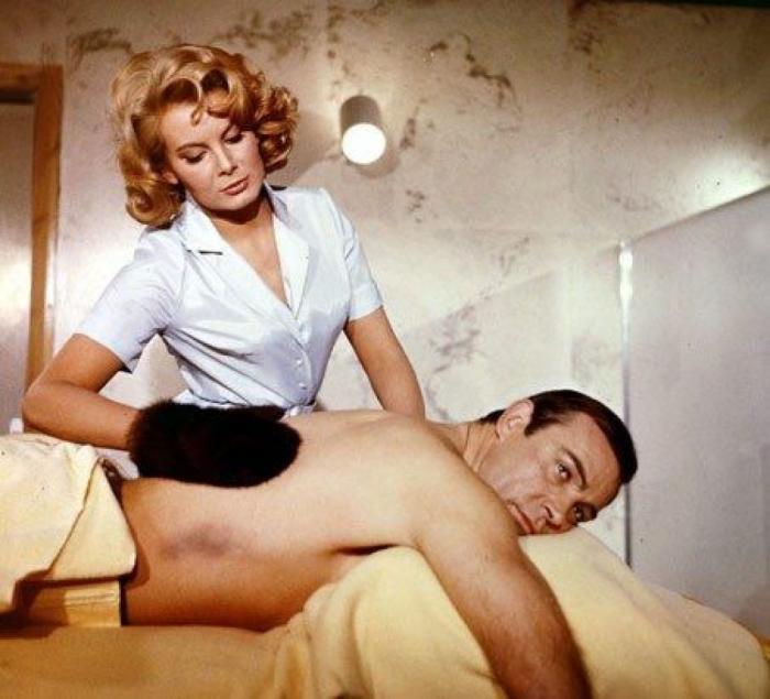 Estreno de James Bond en España: Javier Bardem posa en Madrid con un 007 convertido ya en 'taquillazo' (FOTOS)