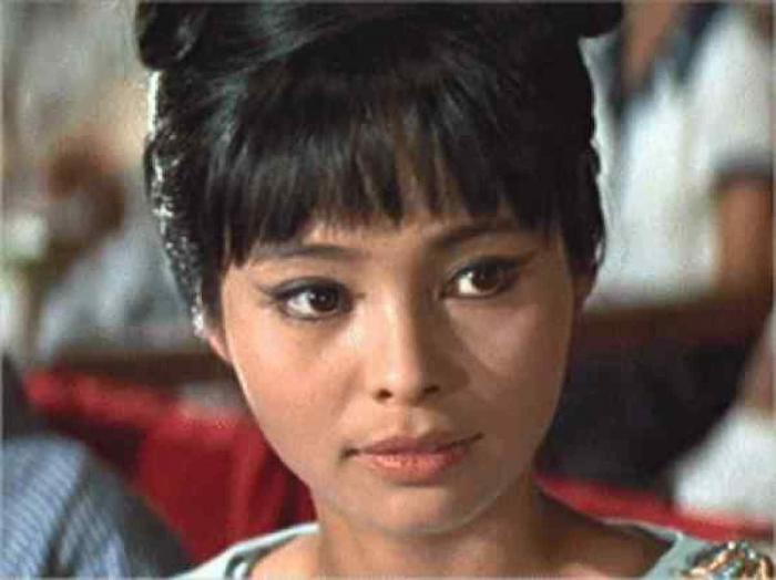 Estreno de James Bond en España: Javier Bardem posa en Madrid con un 007 convertido ya en 'taquillazo' (FOTOS)