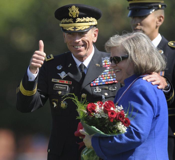 John Allen, el jefe de la OTAN en Afganistán, salpicado por el escándalo de Petraeus