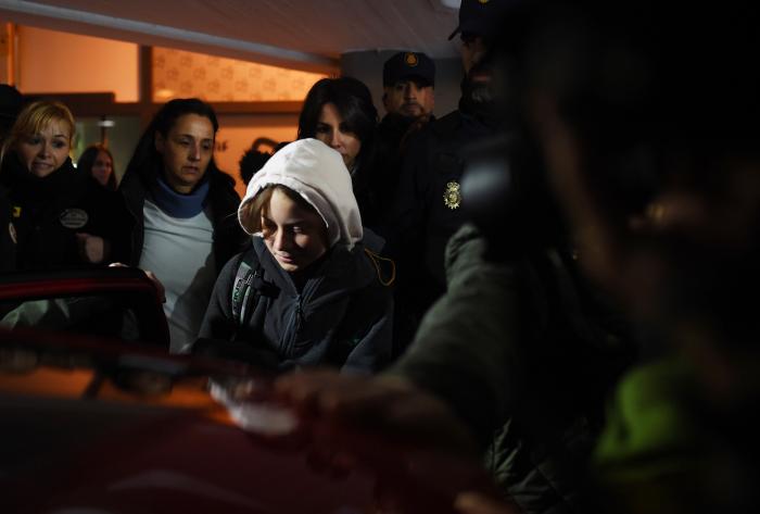 Cachondeo por un detalle en esta foto de Greta Thunberg a su llegada a Madrid: mira bien sus manos