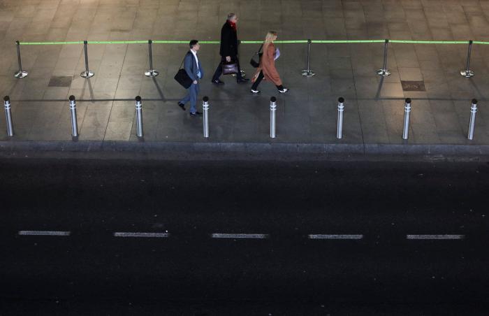 "Pena y vértigo": La imagen de una repartidora de Glovo que indigna en redes