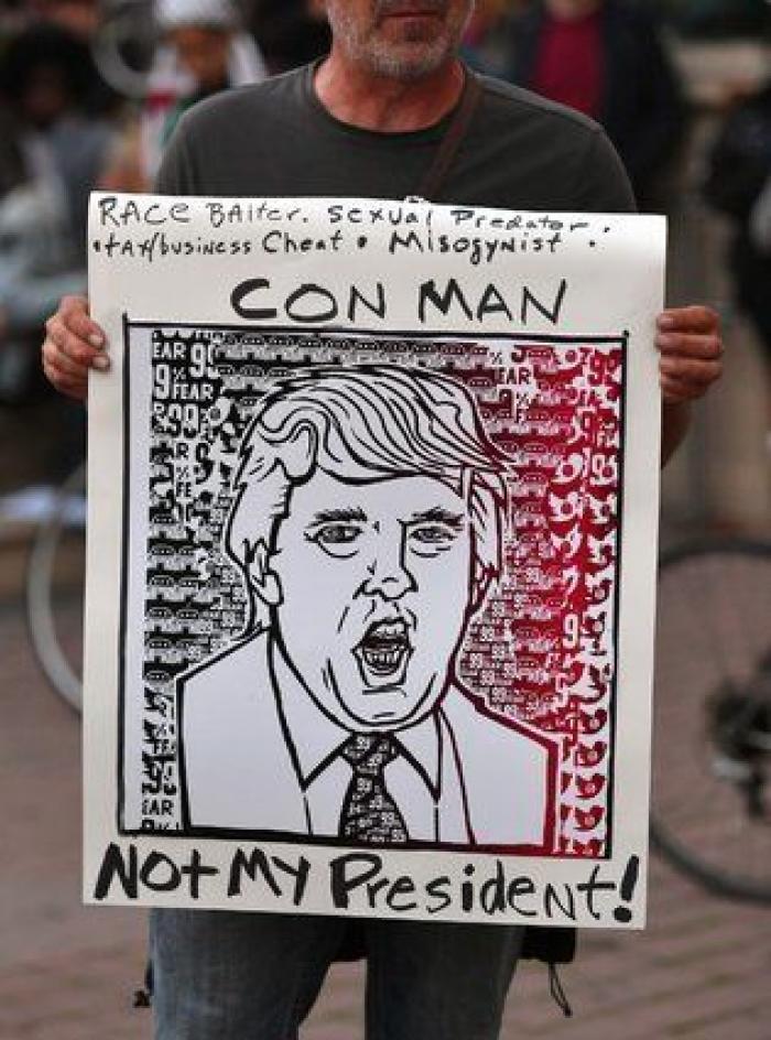 Así vive Donald Trump de alimentar el racismo en EEUU