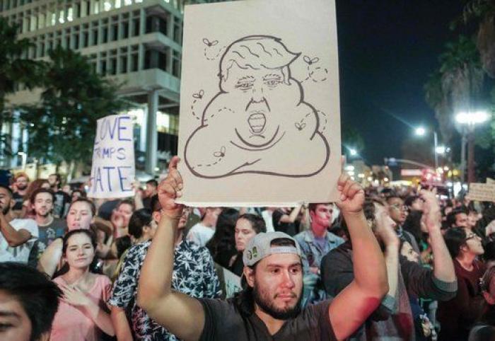 Así vive Donald Trump de alimentar el racismo en EEUU