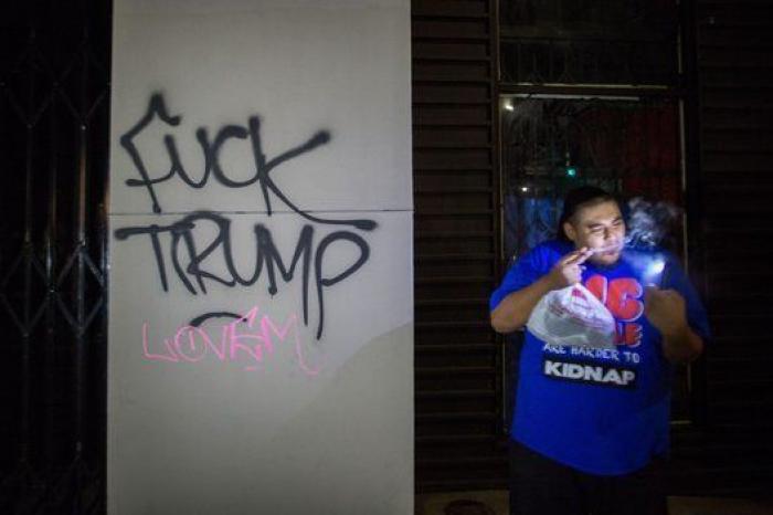 Así vive Donald Trump de alimentar el racismo en EEUU