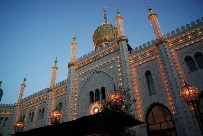 La bandera de España de Madrid y otros alumbrados de Navidad igual de horteras