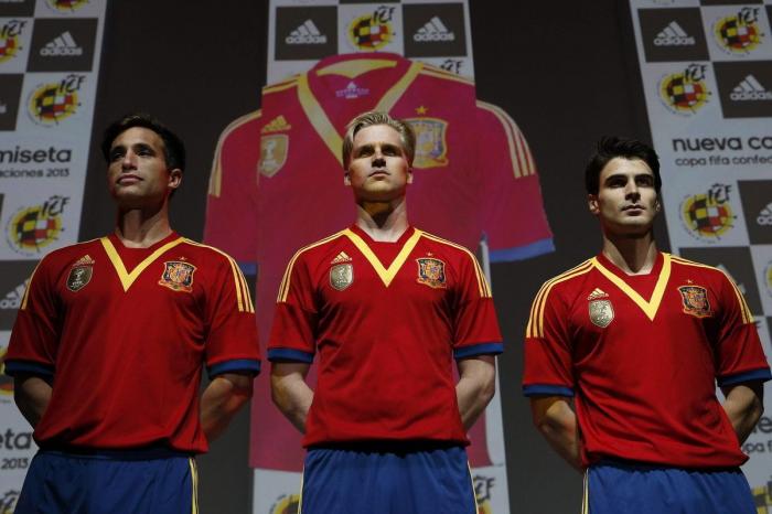 La Federación Española de Fútbol presenta la nueva equipación de la selección (FOTOS)