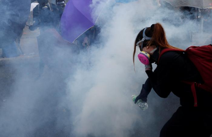Un herido de bala en las protestas de Hong Kong en pleno 70ª aniversario de la China comunista