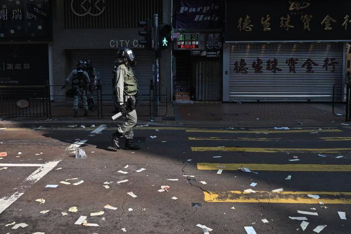 Un herido de bala en las protestas de Hong Kong en pleno 70ª aniversario de la China comunista