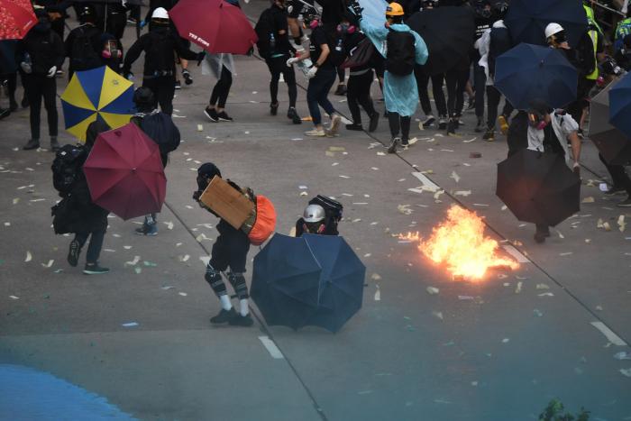 Un herido de bala en las protestas de Hong Kong en pleno 70ª aniversario de la China comunista