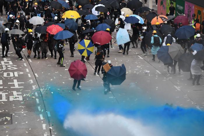 Un herido de bala en las protestas de Hong Kong en pleno 70ª aniversario de la China comunista