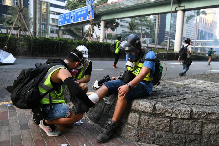 Un herido de bala en las protestas de Hong Kong en pleno 70ª aniversario de la China comunista