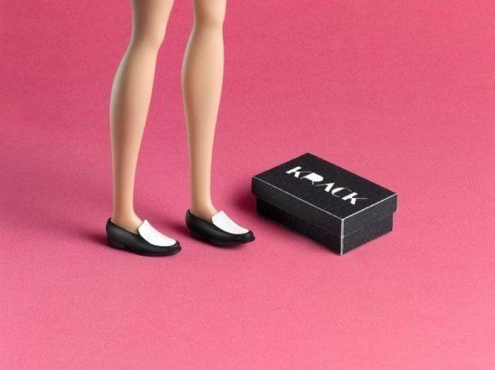 Barbie se baja del tacón por primera vez en 56 años para lucir calzado español (FOTOS)