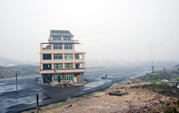 "A él no le va a afectar...": el irónico 'hachazo' de García Egea a Sánchez tras la propuesta de cobrar en las autovías
