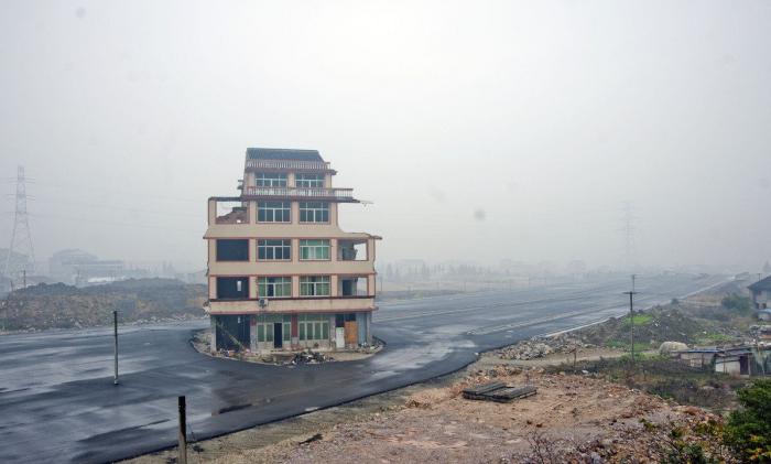 "A él no le va a afectar...": el irónico 'hachazo' de García Egea a Sánchez tras la propuesta de cobrar en las autovías