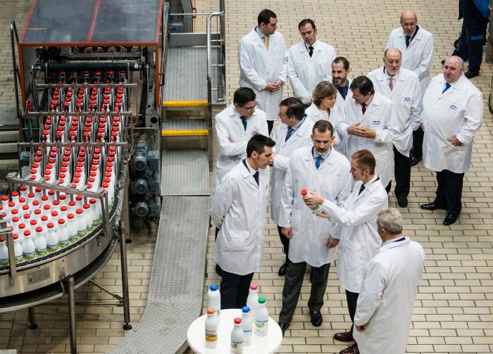 Aragonès saluda a Felipe VI antes del Mobile World Congress y deja este mensaje a Sánchez