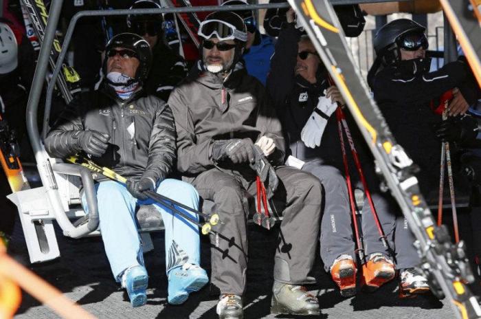 Aragonès saluda a Felipe VI antes del Mobile World Congress y deja este mensaje a Sánchez