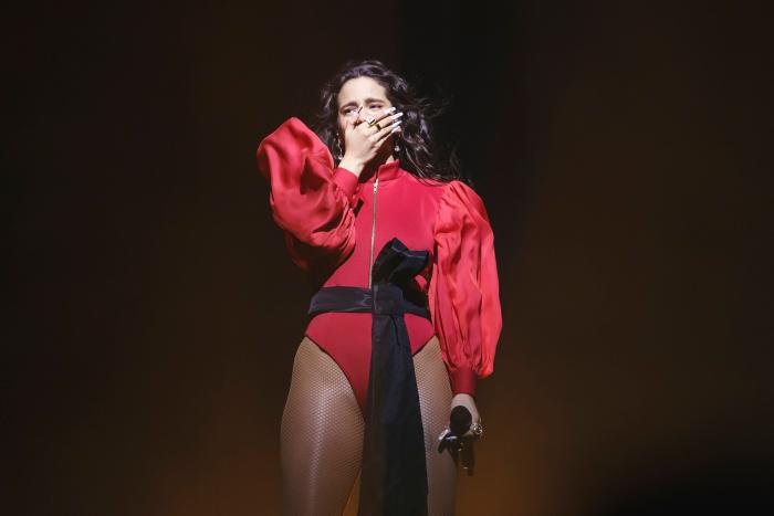 Rosalía, al borde de las lágrimas en su regreso a Barcelona