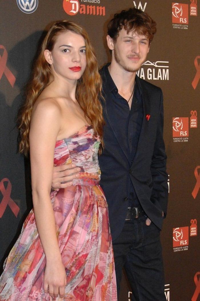 De gala con lazo rojo: Miguel Bosé y Eugenia Silva, anfitriones de un acto contra el Sida (FOTOS)