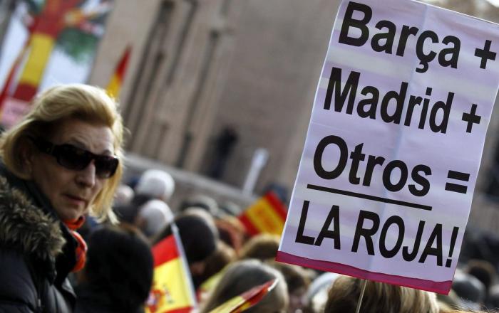 Manifestación "España somos todos": miles de personas se concentran el Día de la Constitución (FOTOS)