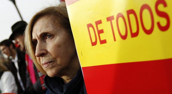 Manifestación "España somos todos": miles de personas se concentran el Día de la Constitución (FOTOS)