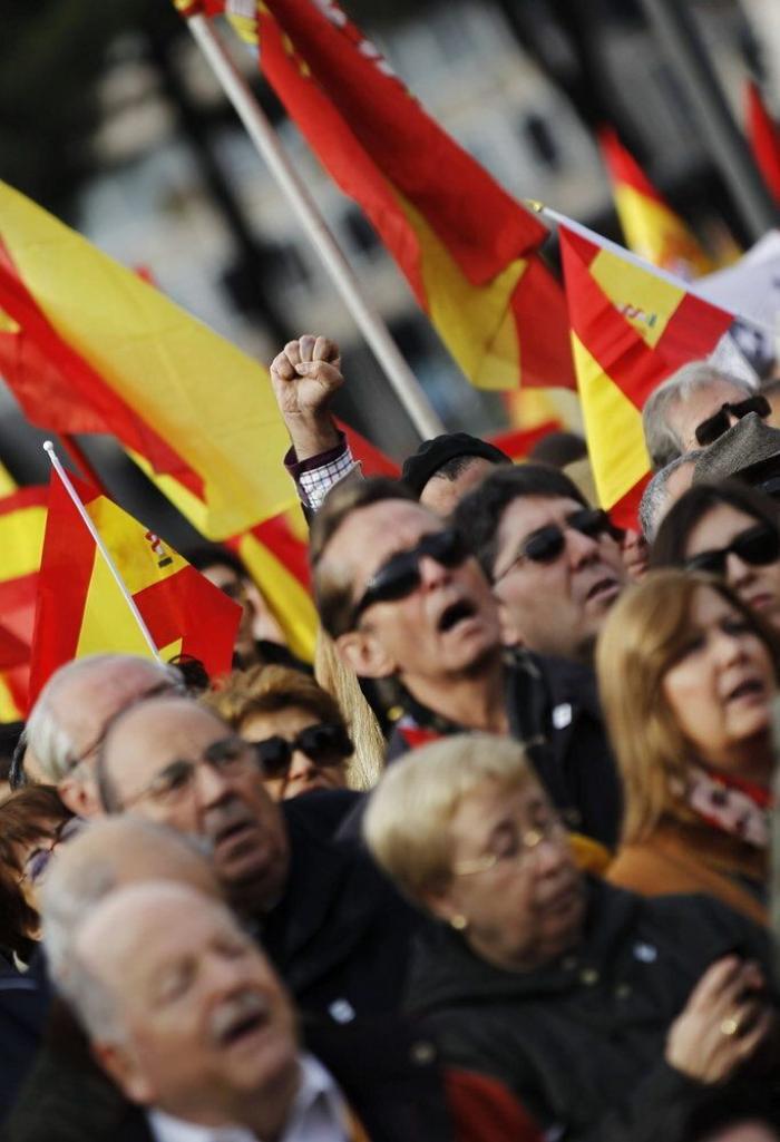 Manifestación "España somos todos": miles de personas se concentran el Día de la Constitución (FOTOS)