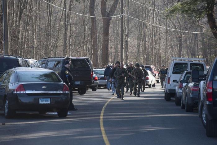 Tiroteo en Connecticut: Al menos 27 muertos, 20 de ellos niños, en una escuela infantil (DIRECTO, VIDEO)
