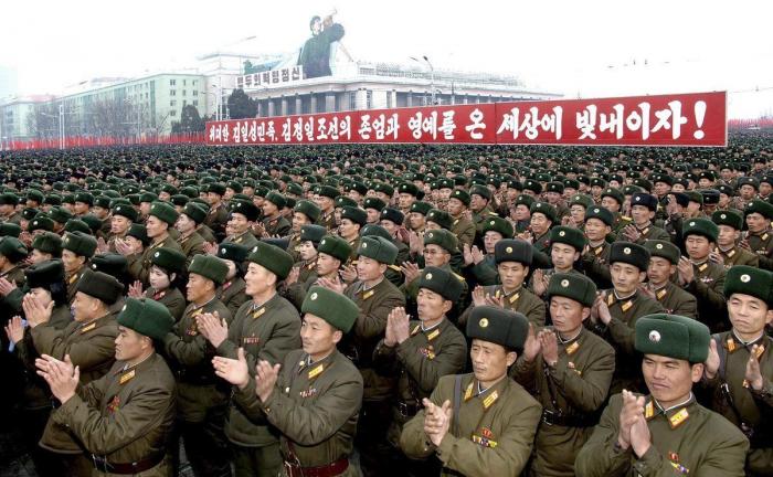 Kim Jong-un responde a la comunidad internacional: Habrá más cohetes (FOTOS)