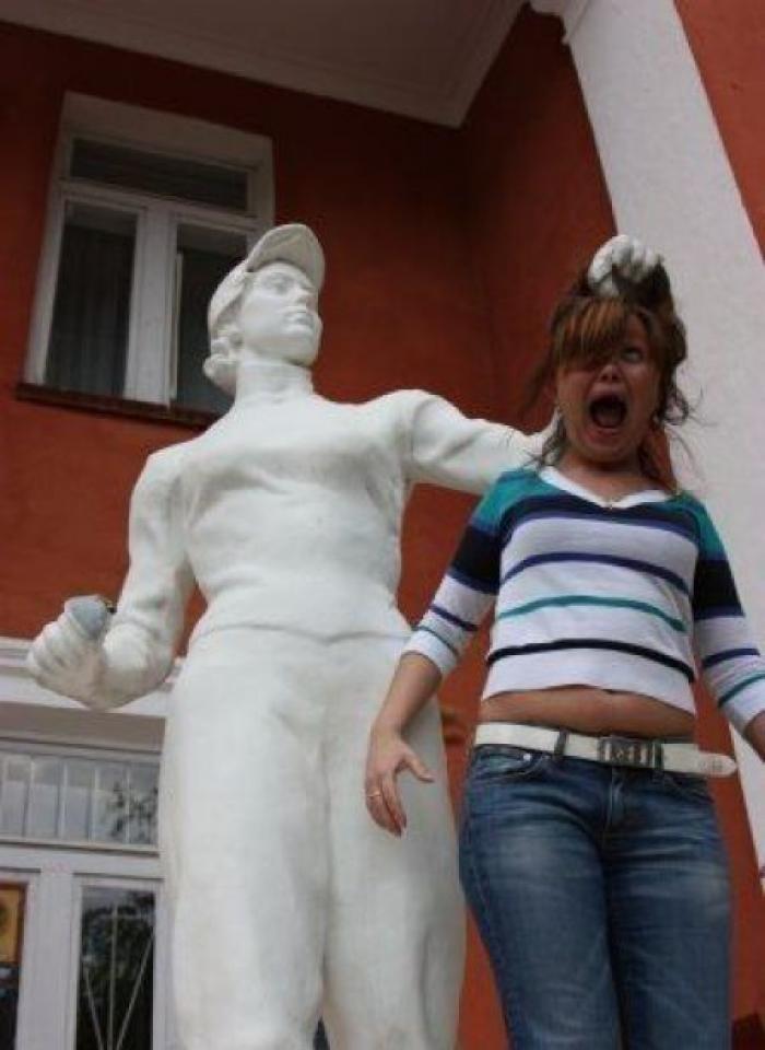 Ataques de estatuas: fotos de la nueva moda tonta/divertida de internet