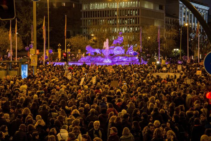 Ola de 'zascas' a Marhuenda tras calificar la huelga de "pija"