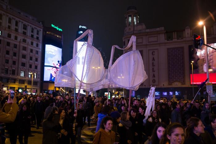 Ola de 'zascas' a Marhuenda tras calificar la huelga de "pija"