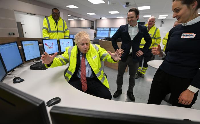 Johnson contra las cuerdas: qué pasa si dimite el primer ministro