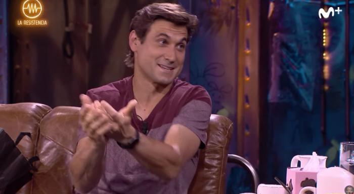 El terrible disgusto de Broncano en plena entrevista en 'La Resistencia': se quedó sin lo que más quería
