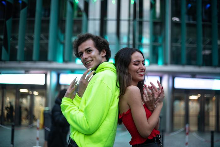 Rosalía dispara el contador de 'me gustas' con unas fotos desnuda en la cama