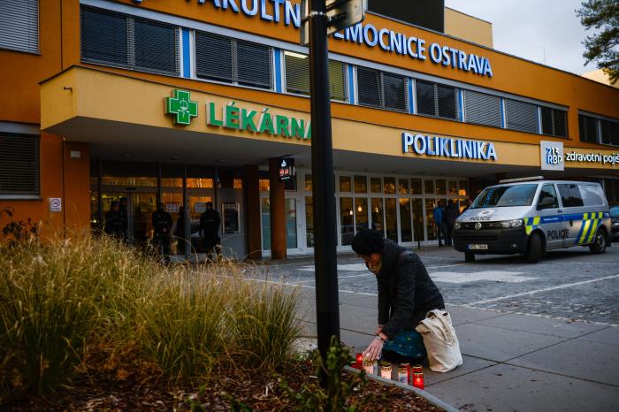 Al menos seis muertos en un tiroteo en un hospital del noreste de República Checa