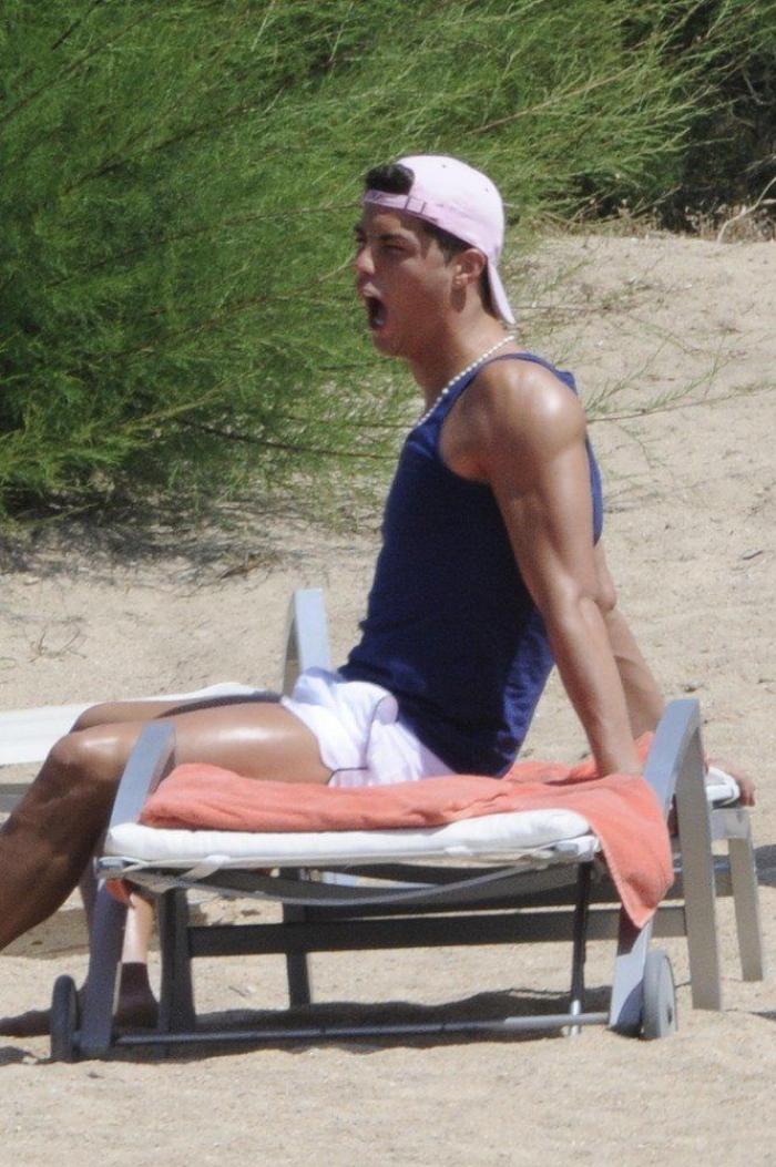 ¿Sueño o aburrimiento? Famosos 'cazados' mientras bostezaban (FOTOS)