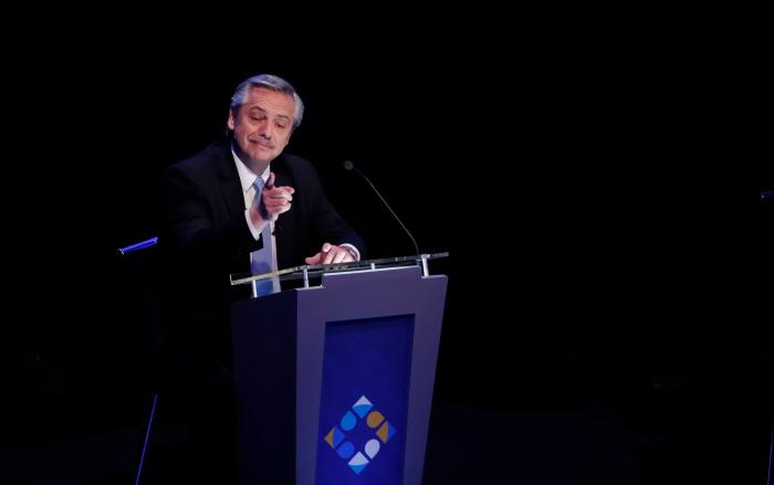 Macri y Fernández se reúnen para abordar las transición en Argentina tras el triunfo peronista