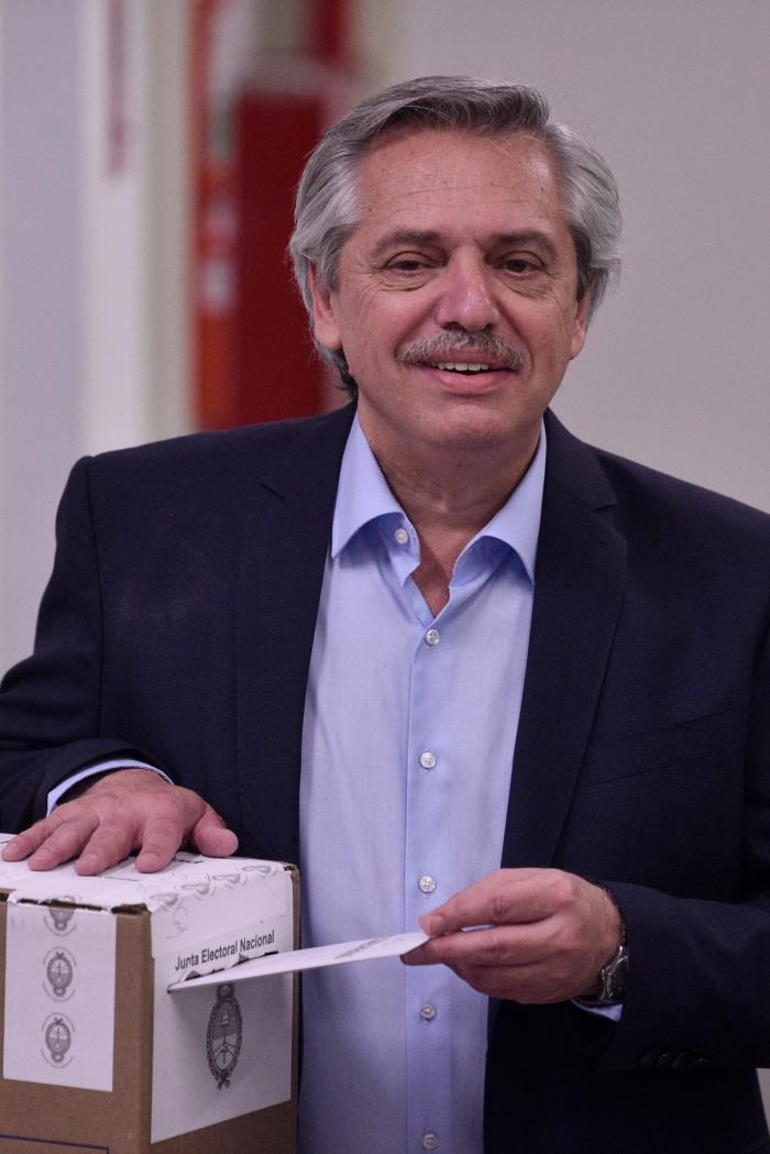 Macri y Fernández se reúnen para abordar las transición en Argentina tras el triunfo peronista