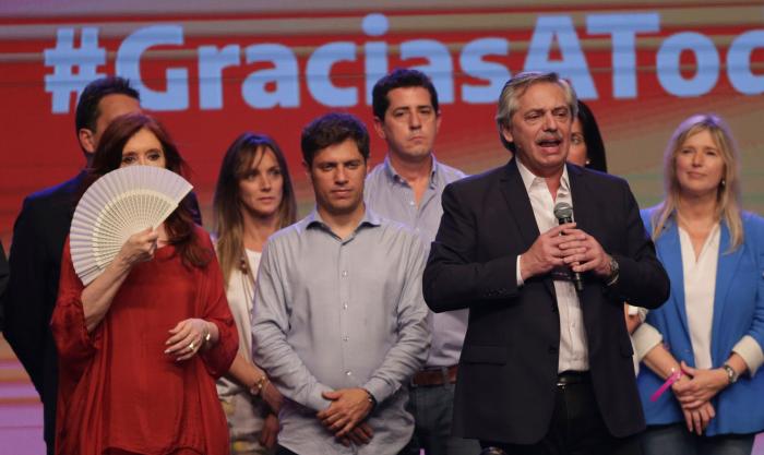 Macri y Fernández se reúnen para abordar las transición en Argentina tras el triunfo peronista