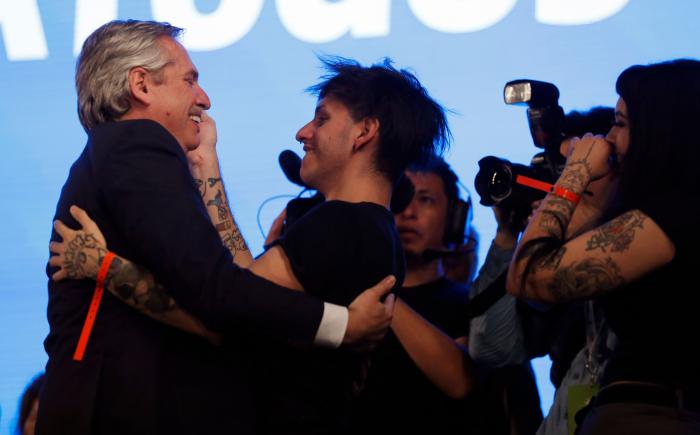 Macri y Fernández se reúnen para abordar las transición en Argentina tras el triunfo peronista