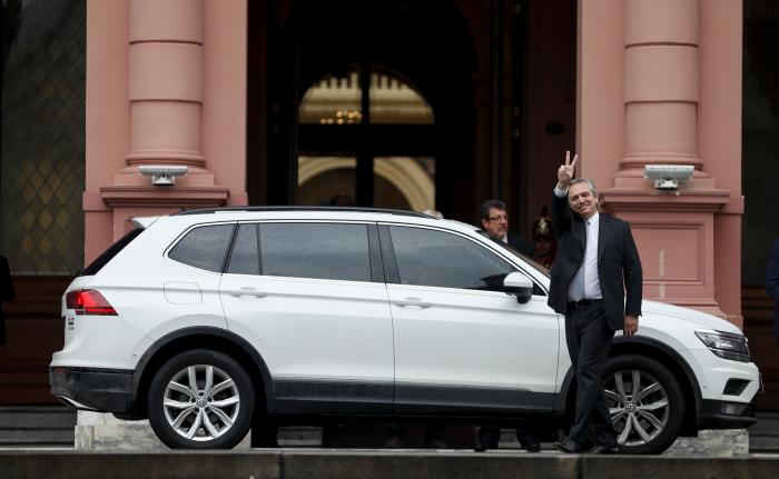 Macri y Fernández se reúnen para abordar las transición en Argentina tras el triunfo peronista