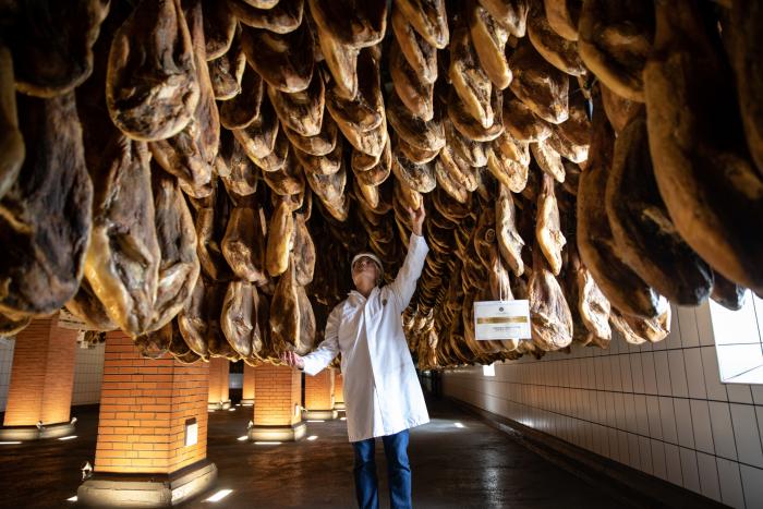 'The Guardian' llama "ignorante" a Pedro Sánchez por este error durante un acto