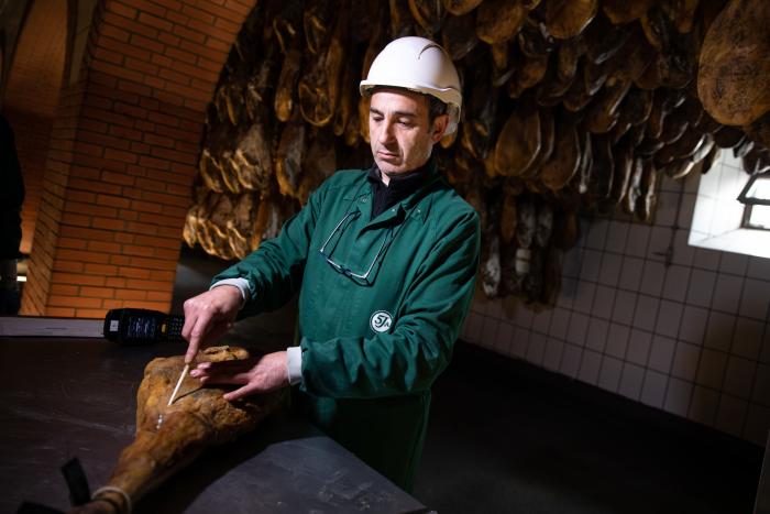 'The Guardian' llama "ignorante" a Pedro Sánchez por este error durante un acto