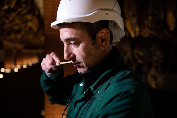 'The Guardian' llama "ignorante" a Pedro Sánchez por este error durante un acto