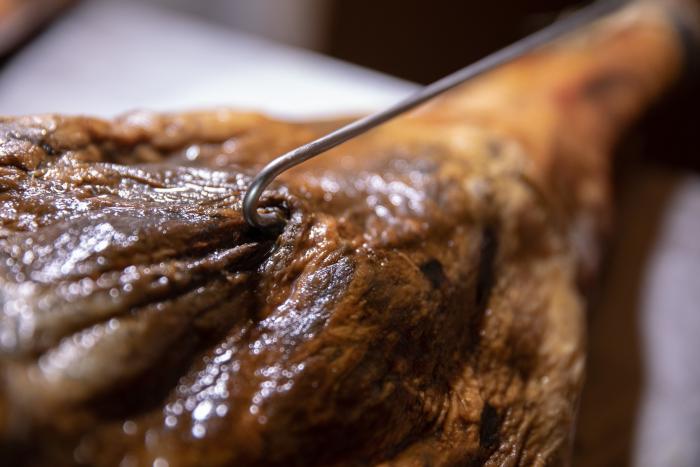 'The Guardian' llama "ignorante" a Pedro Sánchez por este error durante un acto