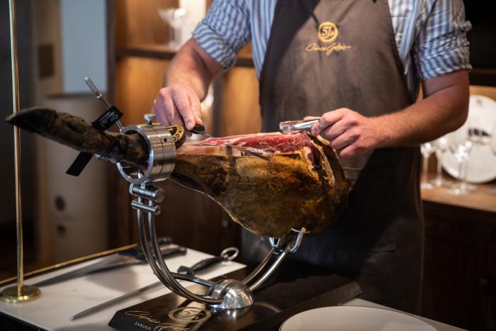 'The Guardian' llama "ignorante" a Pedro Sánchez por este error durante un acto