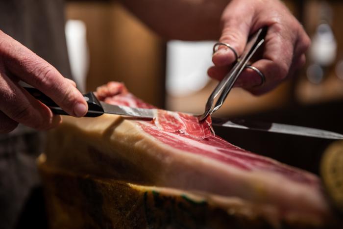 'The Guardian' llama "ignorante" a Pedro Sánchez por este error durante un acto